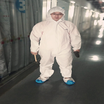 Traje protector no tejido protector disponible de la bata de la bata de SMS