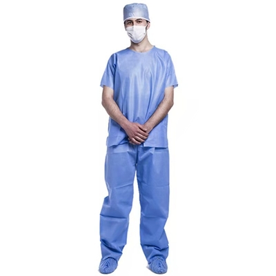 Vestido disponible quirúrgico plástico estéril médico del aislamiento del CPE para el hospital