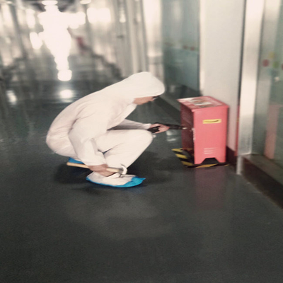 Traje disponible microporoso no tejido de Hazmat de las batas disponibles